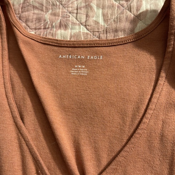 Selling a American eagle shirt - Picture 3 of 3